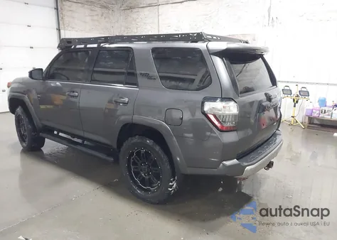 2020 Toyota 4Runner Trd Off Road z USA, uszkodzony, nr VIN JTEBU5JR4L5793751